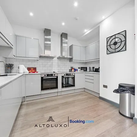 Inviting Deluxe Ideal For Group Family By Altoluxo Ferienhaus *