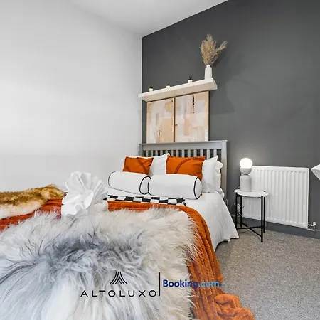 Ferienhaus Inviting Deluxe Ideal For Group Family By Altoluxo *