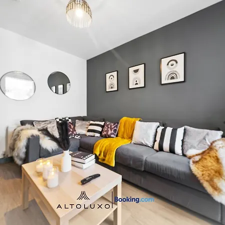 Ferienhaus Inviting Deluxe Ideal For Group Family By Altoluxo *