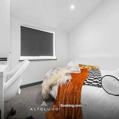 Inviting Deluxe Ideal For Group Family By Altoluxo *