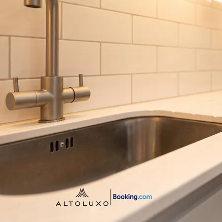 Ferienhaus Inviting Deluxe Ideal For Group Family By Altoluxo Bristol